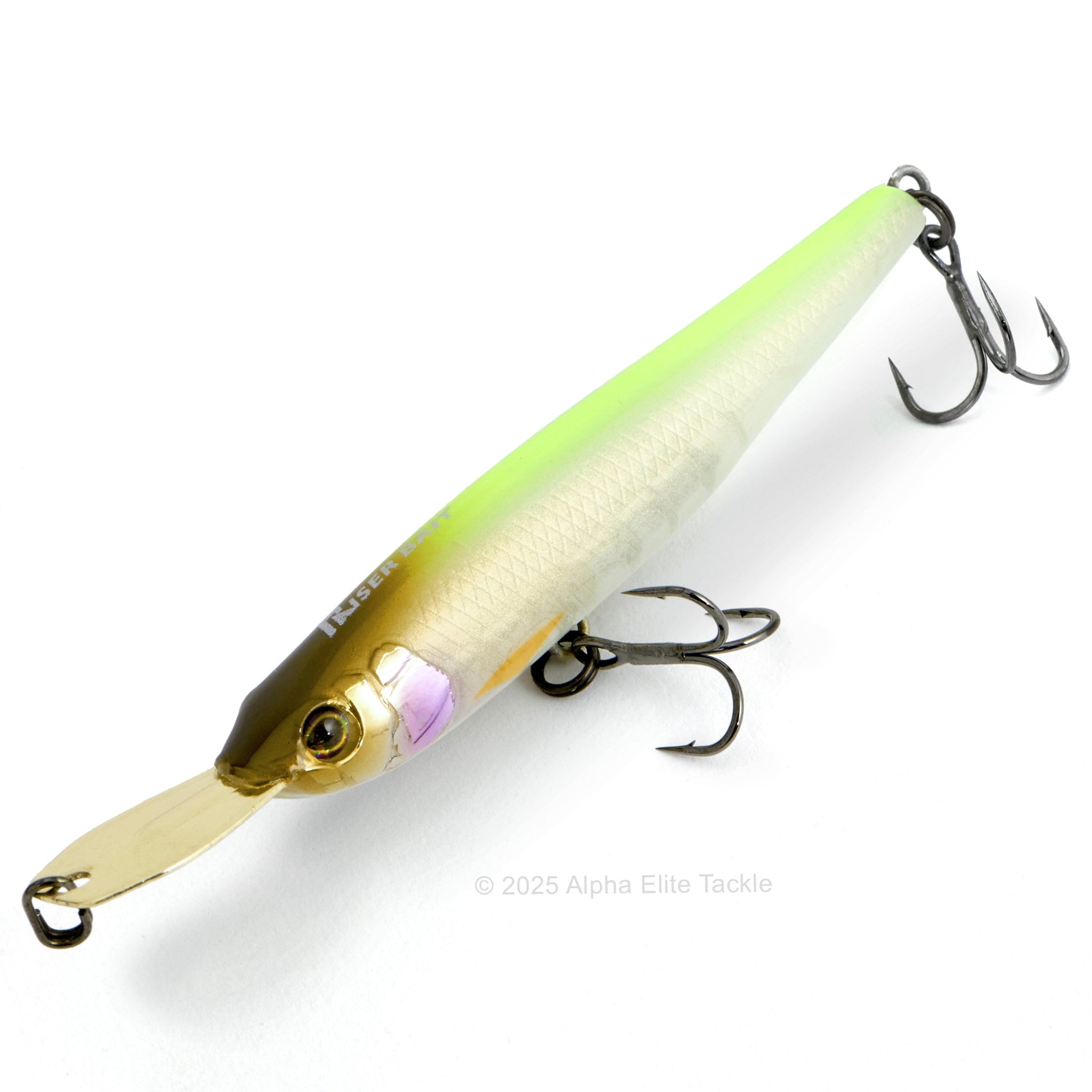Close up of the Jackall Riser Bait 007R in the color chart back pearl on a white background